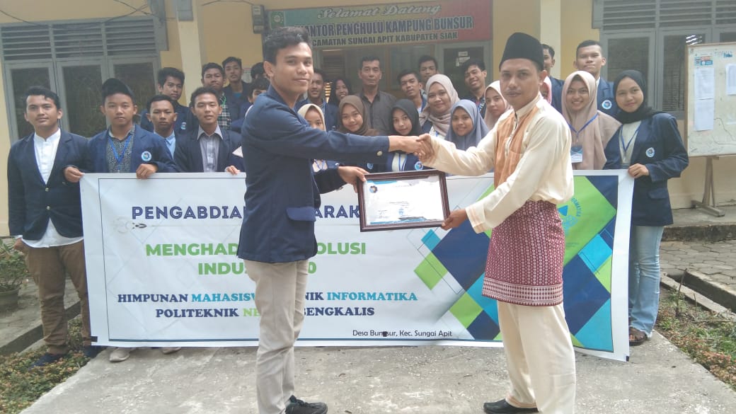 Mahasiswa TI Memberikan Wujud Kepedulian dengan Melakukan Pengabdian di Desa Bunsur